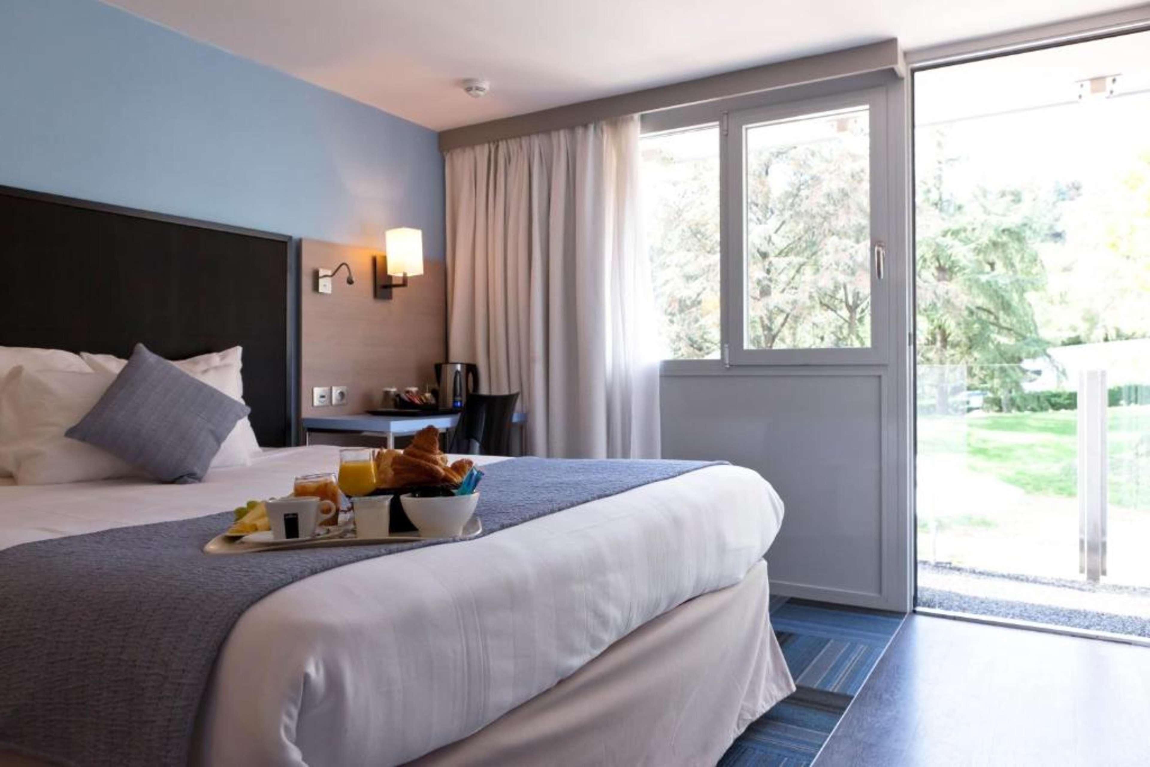 Kyriad Lyon Sud Sainte Foy Экстерьер фото